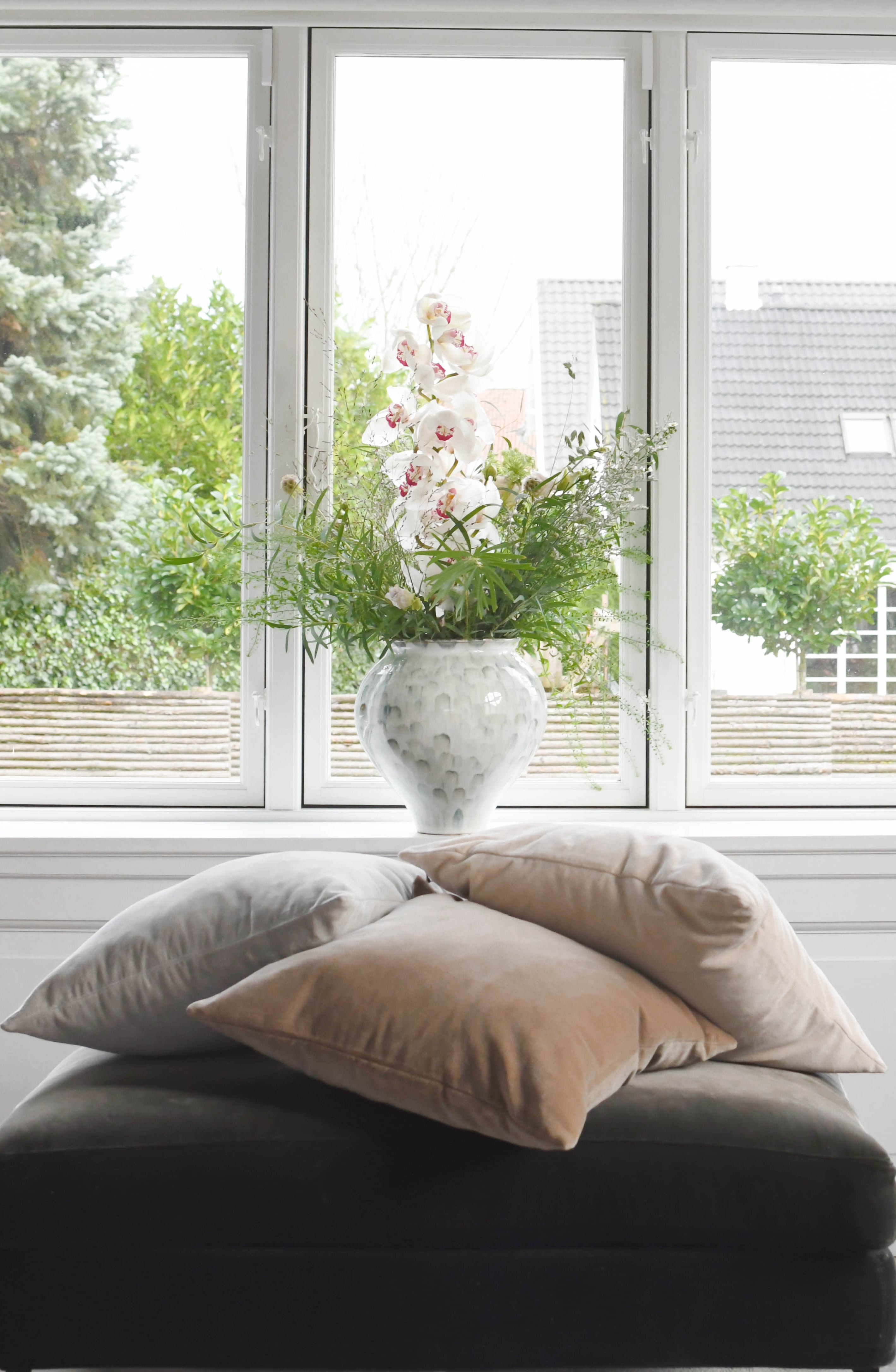 Buttet vase, hvid/blå - H29,5 cm